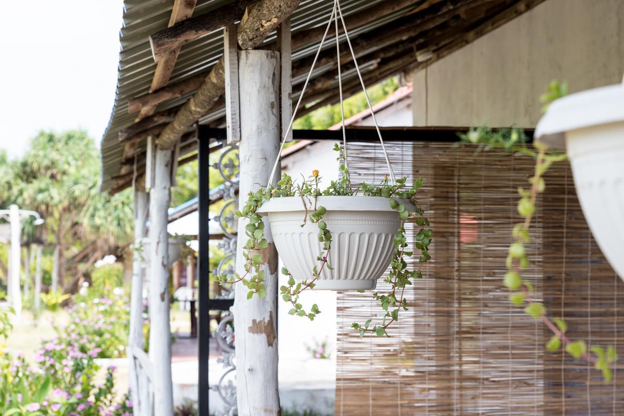 Bliss Bay Nilaveli Hotel Buitenkant foto
